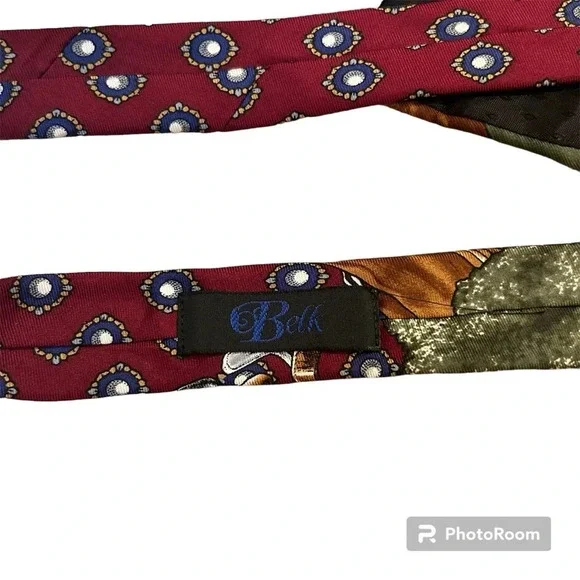 Spencer&Lowe Mens Tie Full Swing Golfer Novelty Print Maroon 100% Imported Silk - Picture 3 of 4